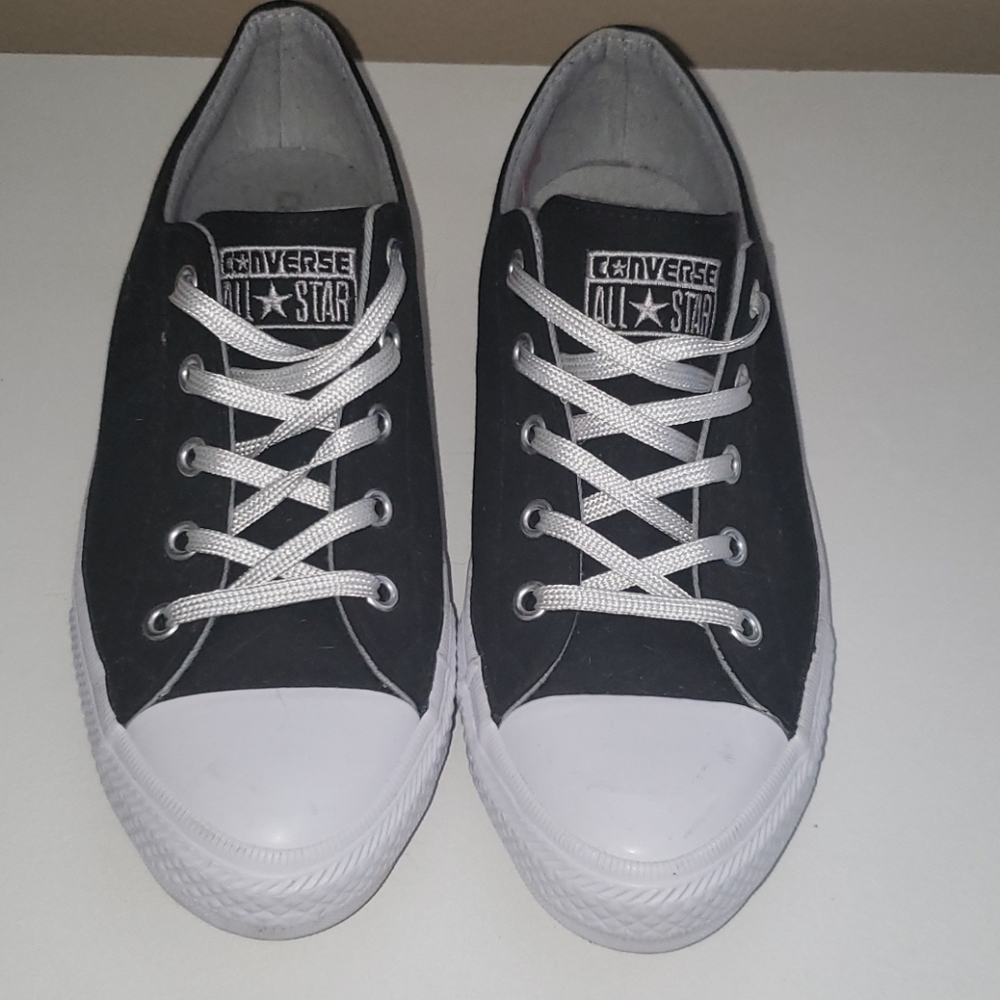 Converse black/white shoes
